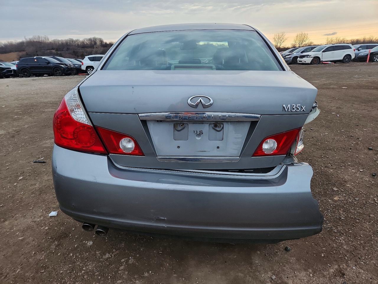 2007 Infiniti M35 X - Image 6