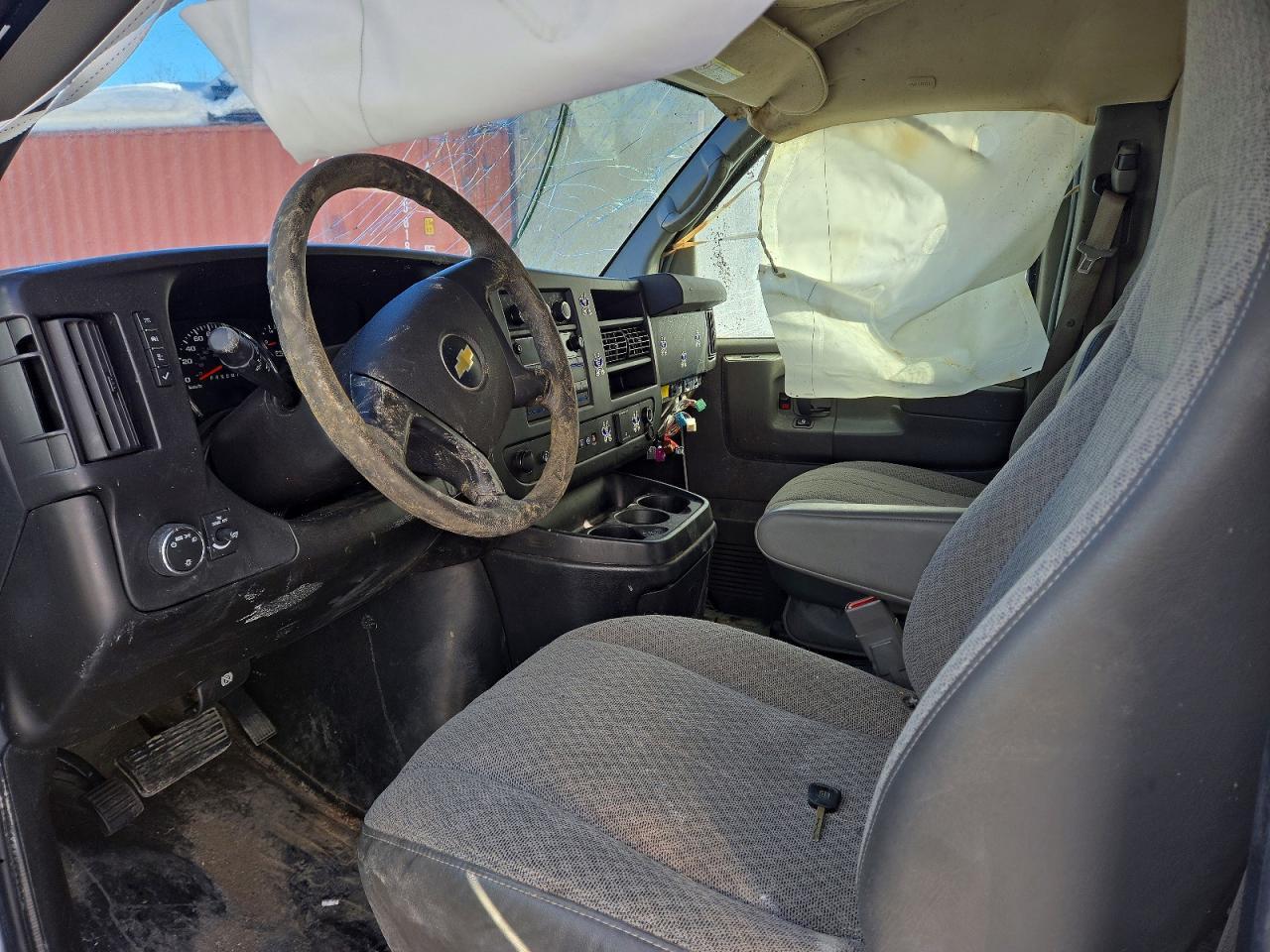 2015 Chevrolet Express G2500 - Image 7