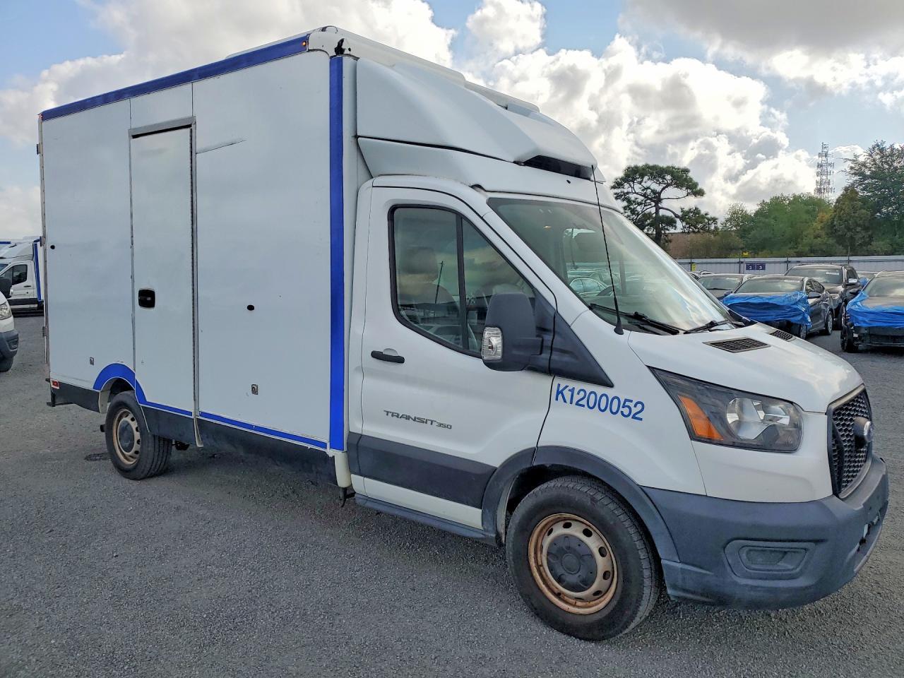 2020 Ford Transit 350 Delivery Truck - Image 4