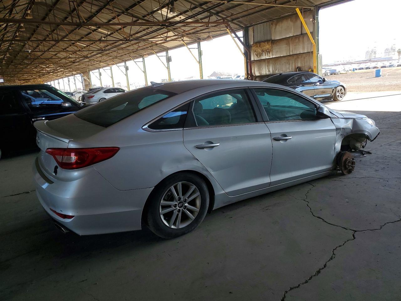 2017 Hyundai Sonata Base - Фото 3