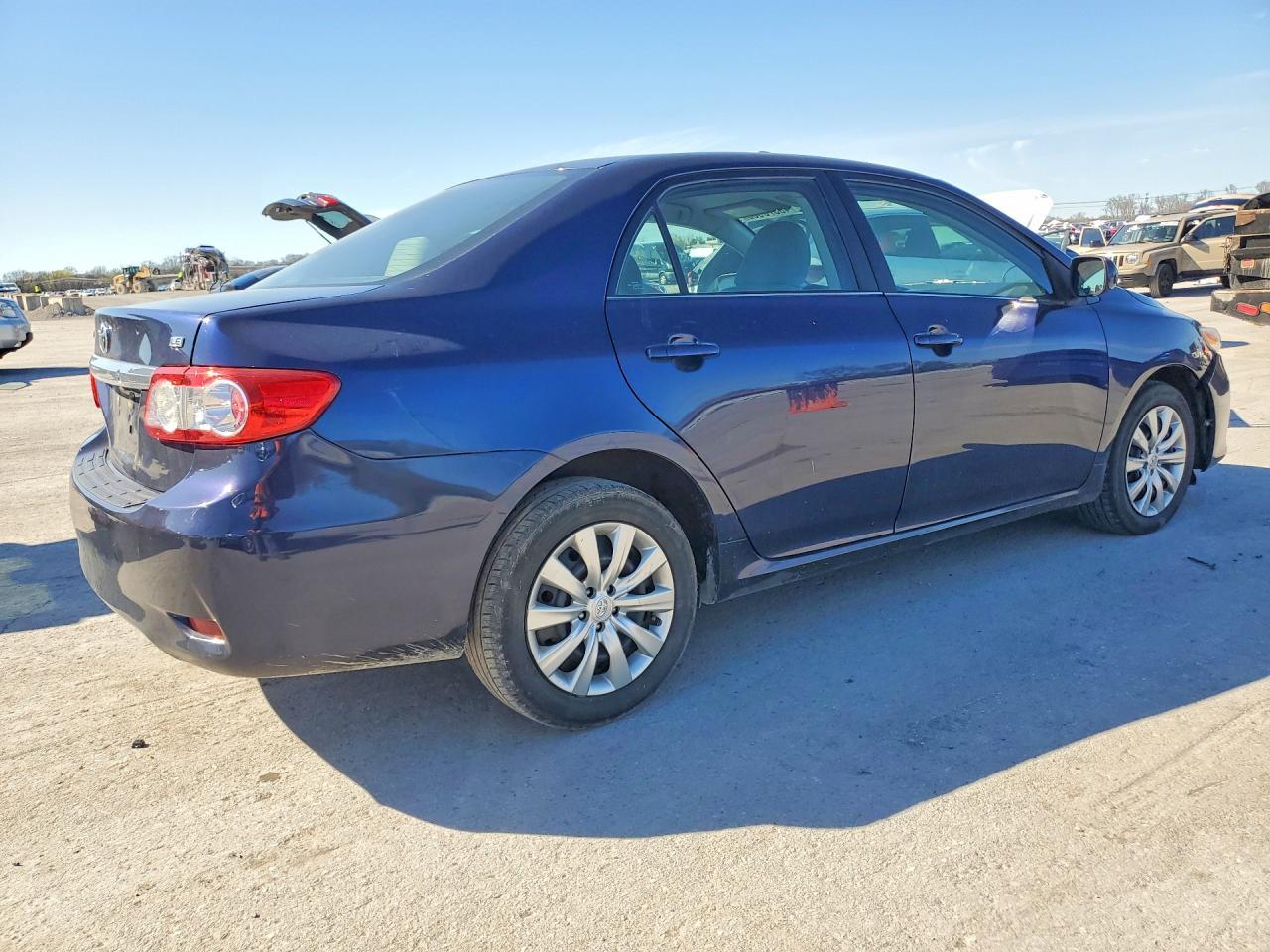 2013 Toyota Corolla Le - Фото 3