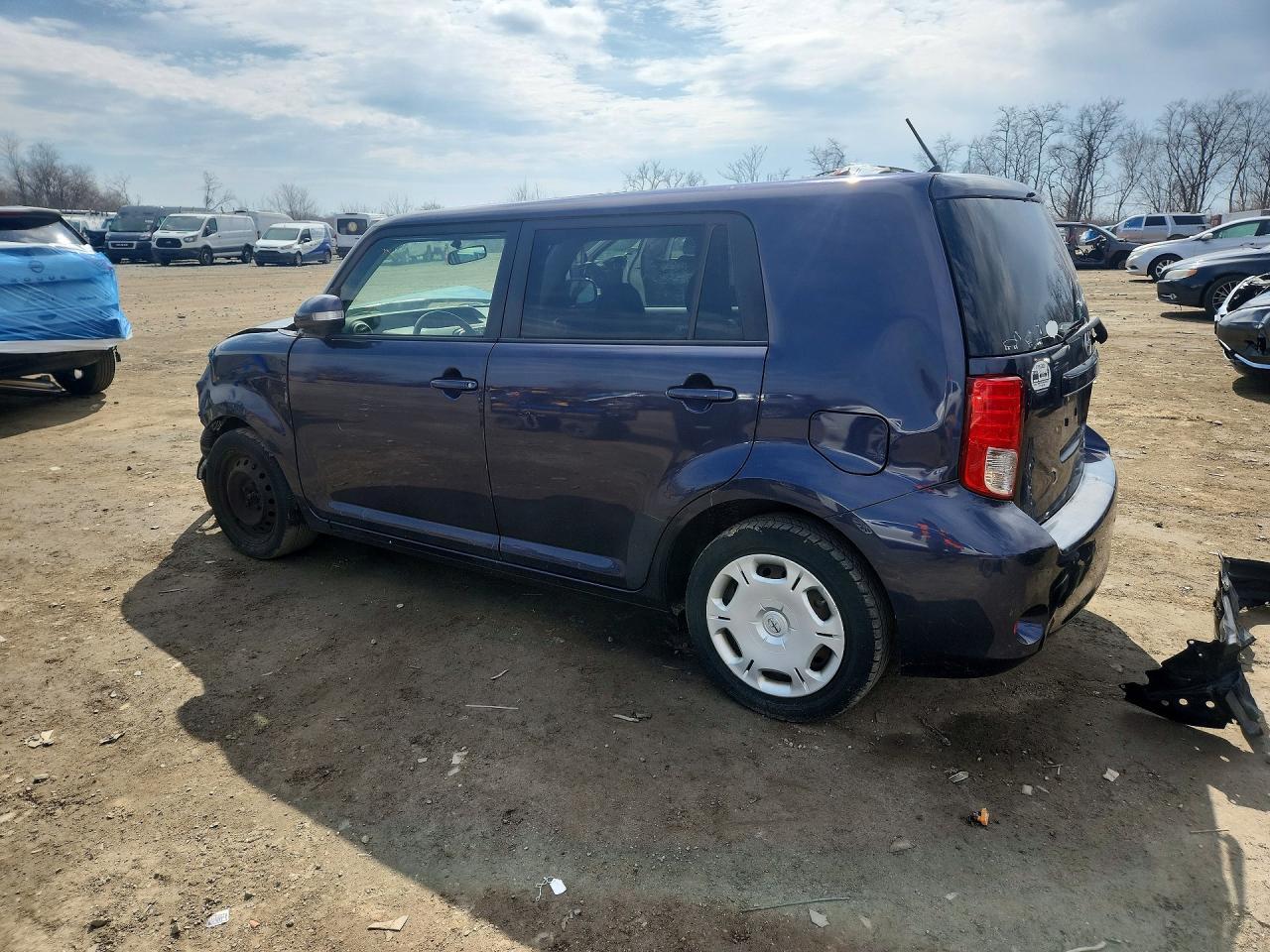 2012 Scion Xb Base - Фото 2