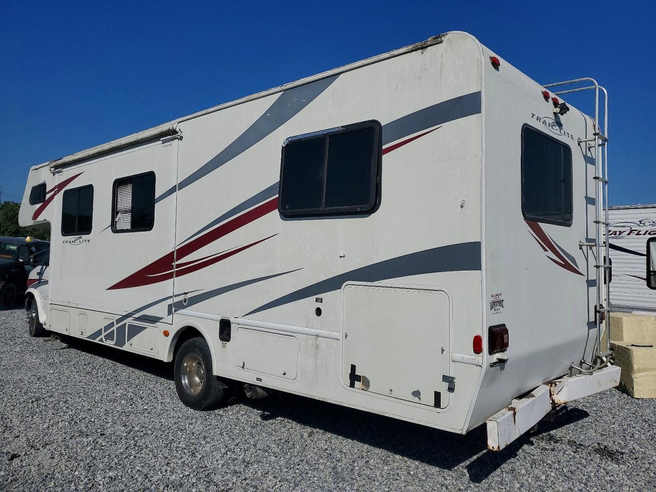 2006 Ford Econoline E450 Super Duty Cutaway Van - Image 3