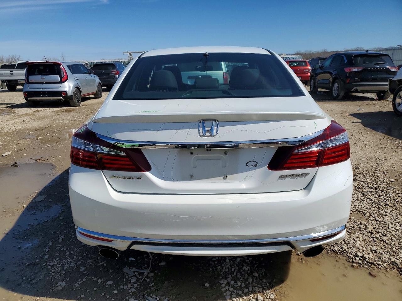 2016 Honda Accord Sport - Image 6