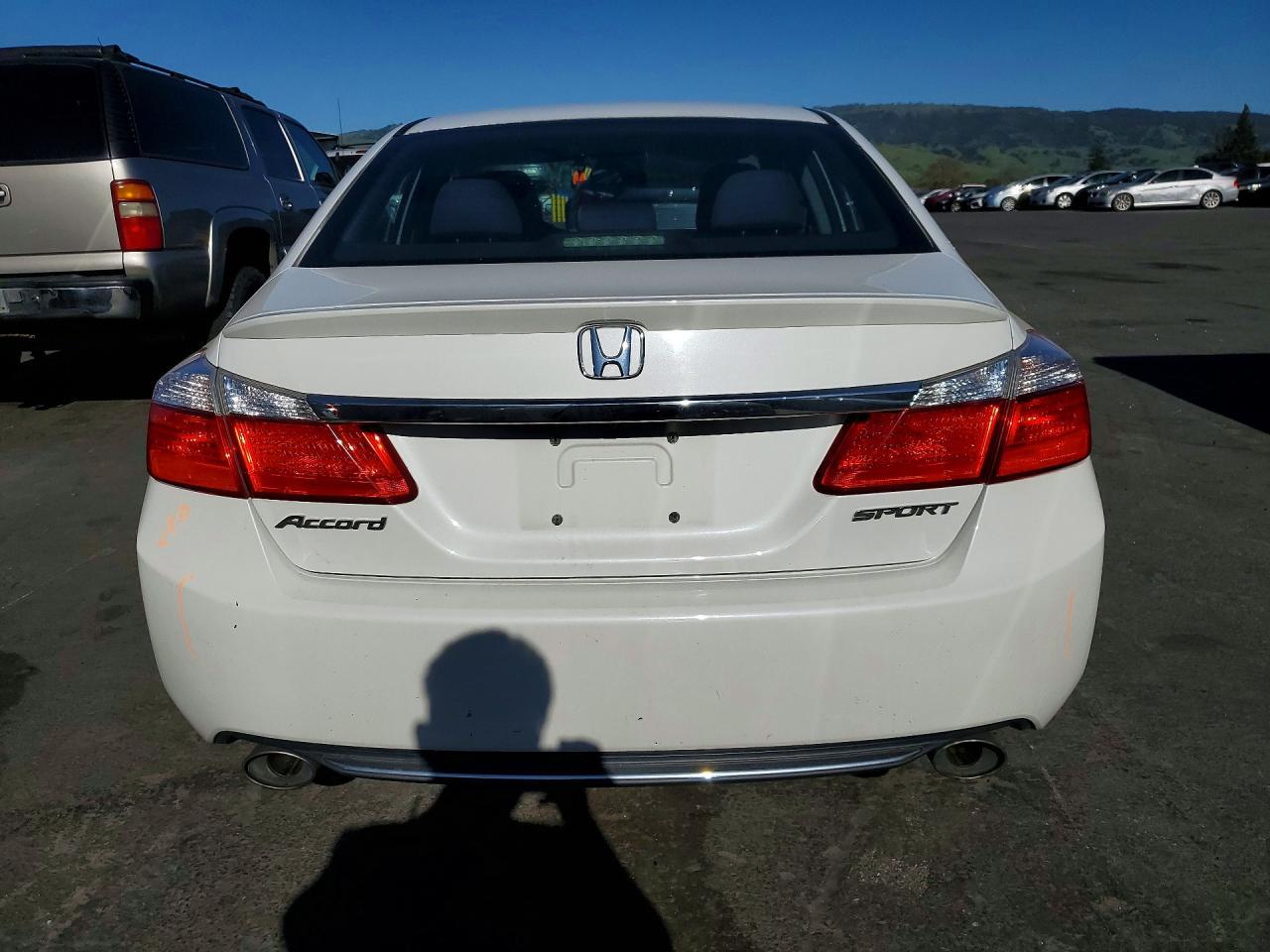 2015 Honda Accord Sport - Image 6