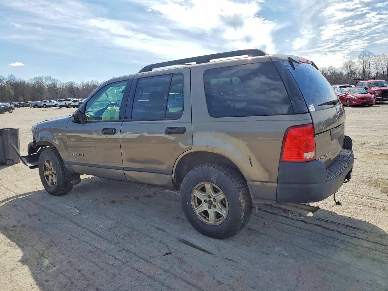 2005 Ford Explorer Xls - Image 2