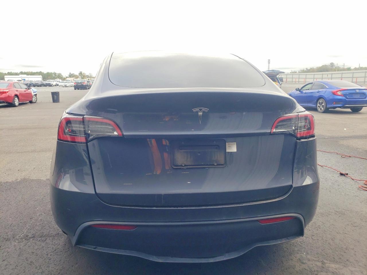 2023 Tesla Model Y - Фото 6