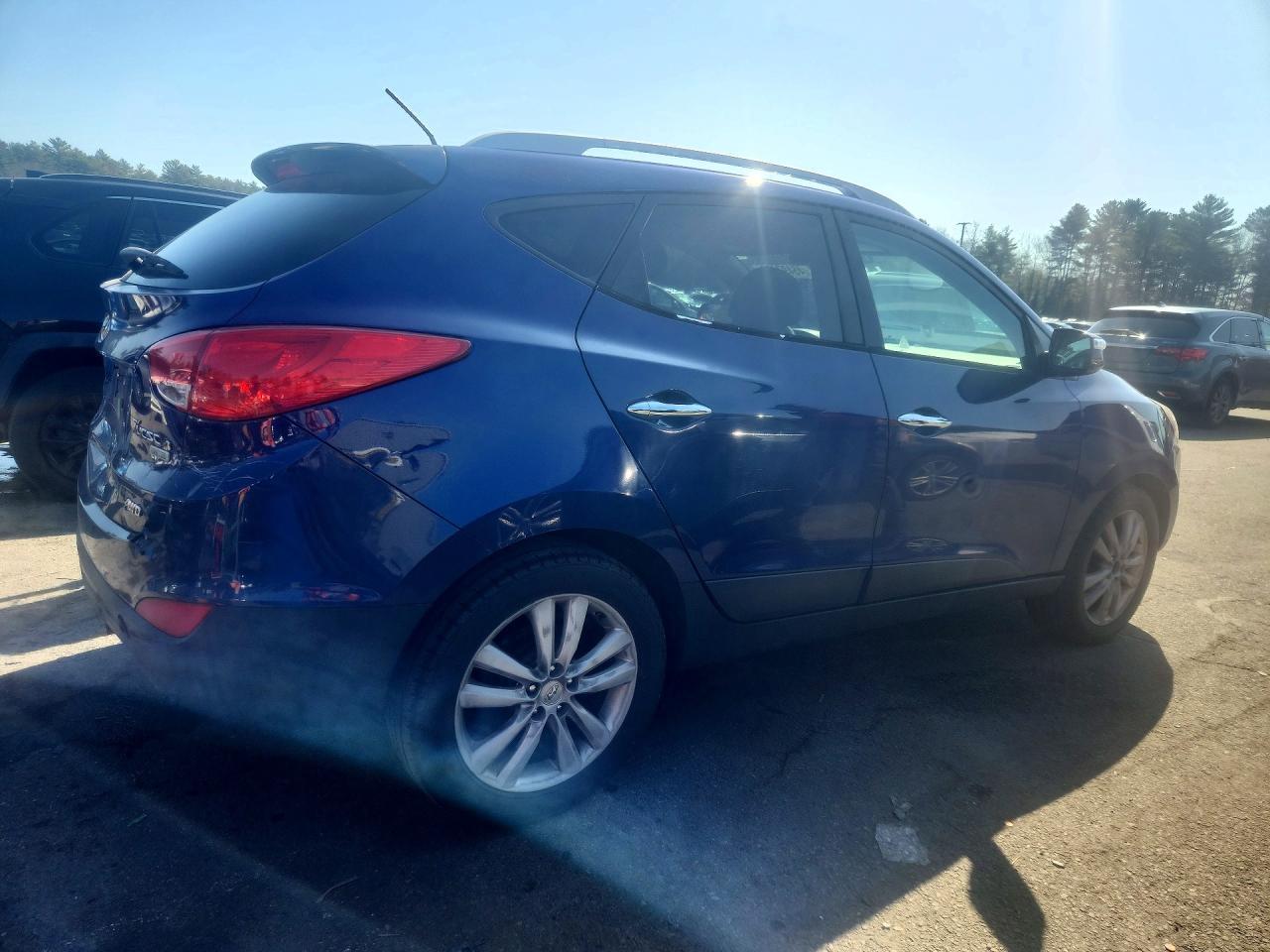 2011 Hyundai Tucson Limited - Image 3