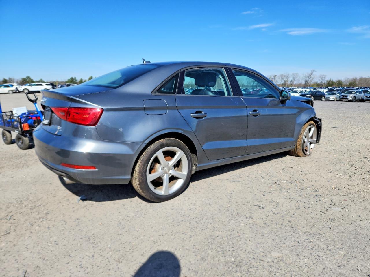 2015 Audi A3 Premium - Фото 3