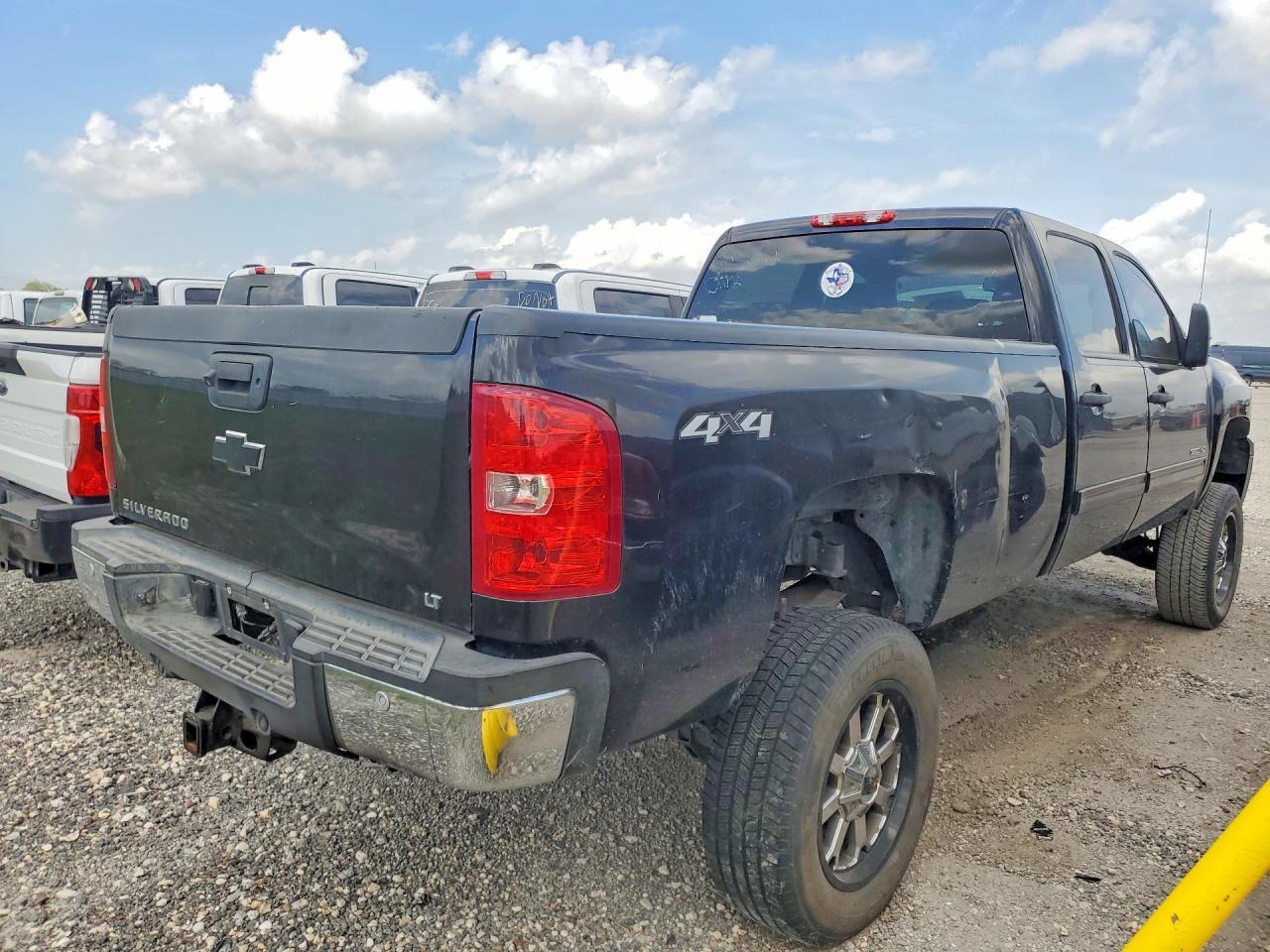 2012 Chevrolet Silverado K3500 Lt - Image 3