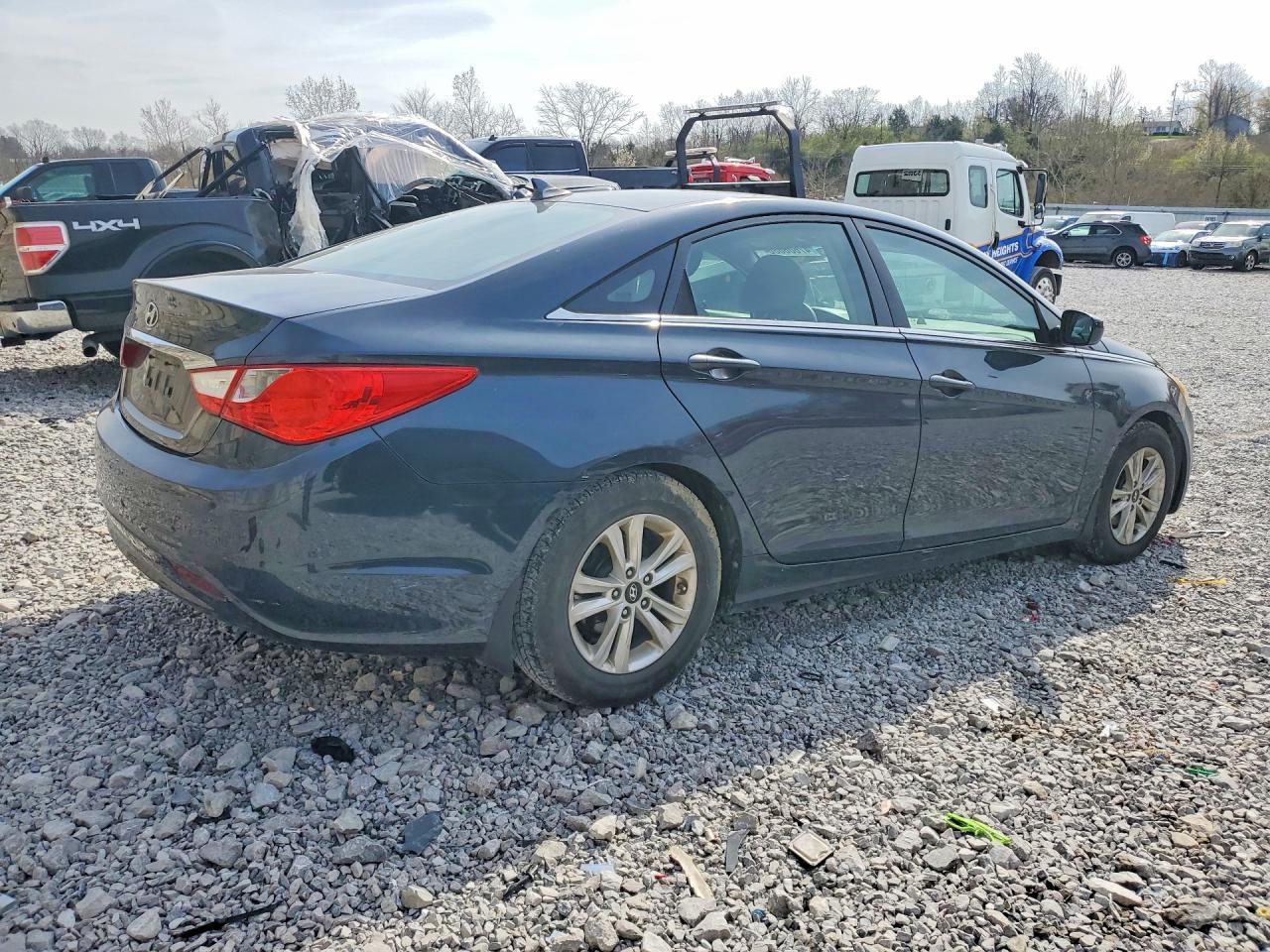 2011 Hyundai Sonata Gls - Image 3