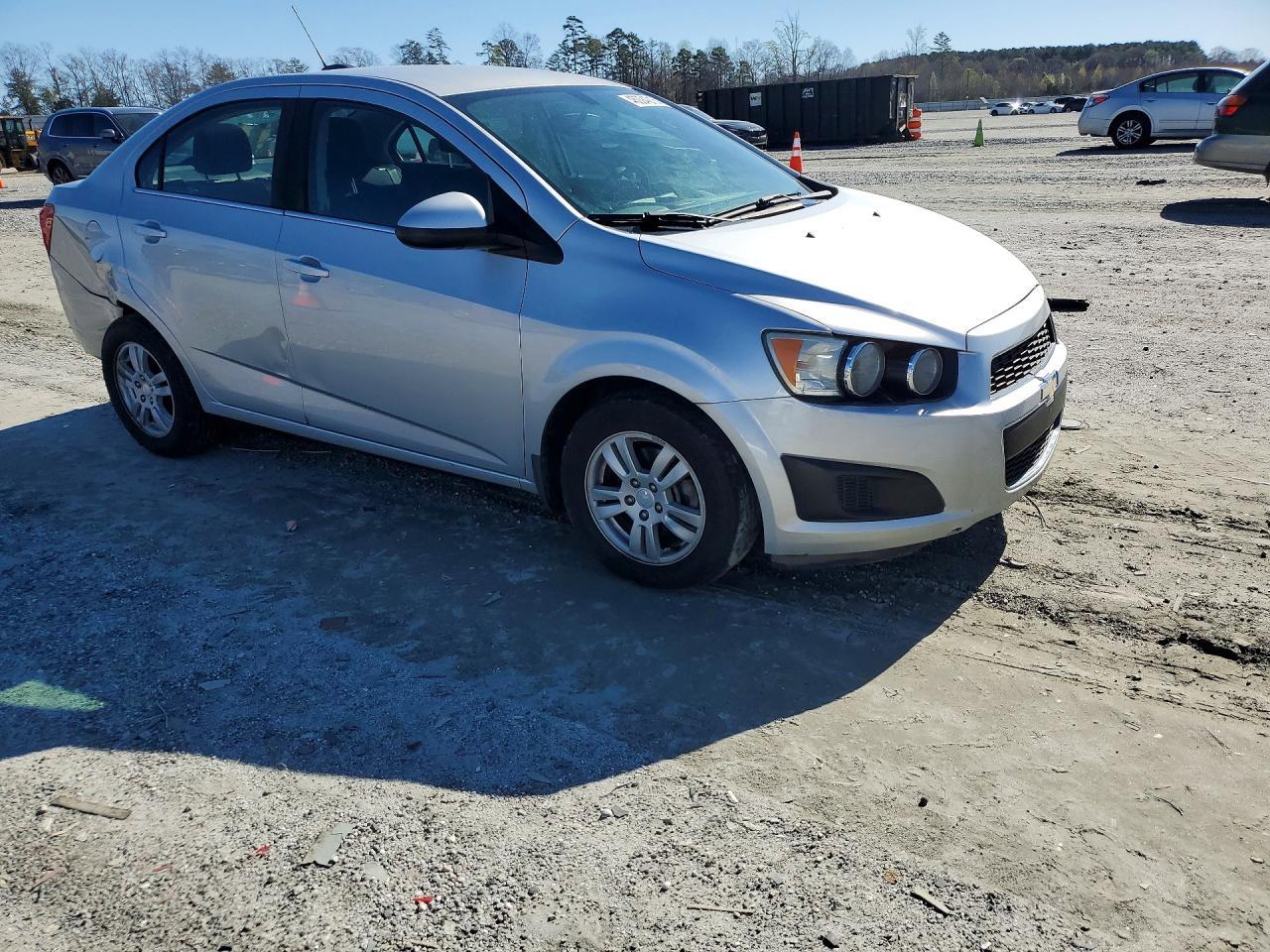 2015 Chevrolet Sonic Lt - Фото 4