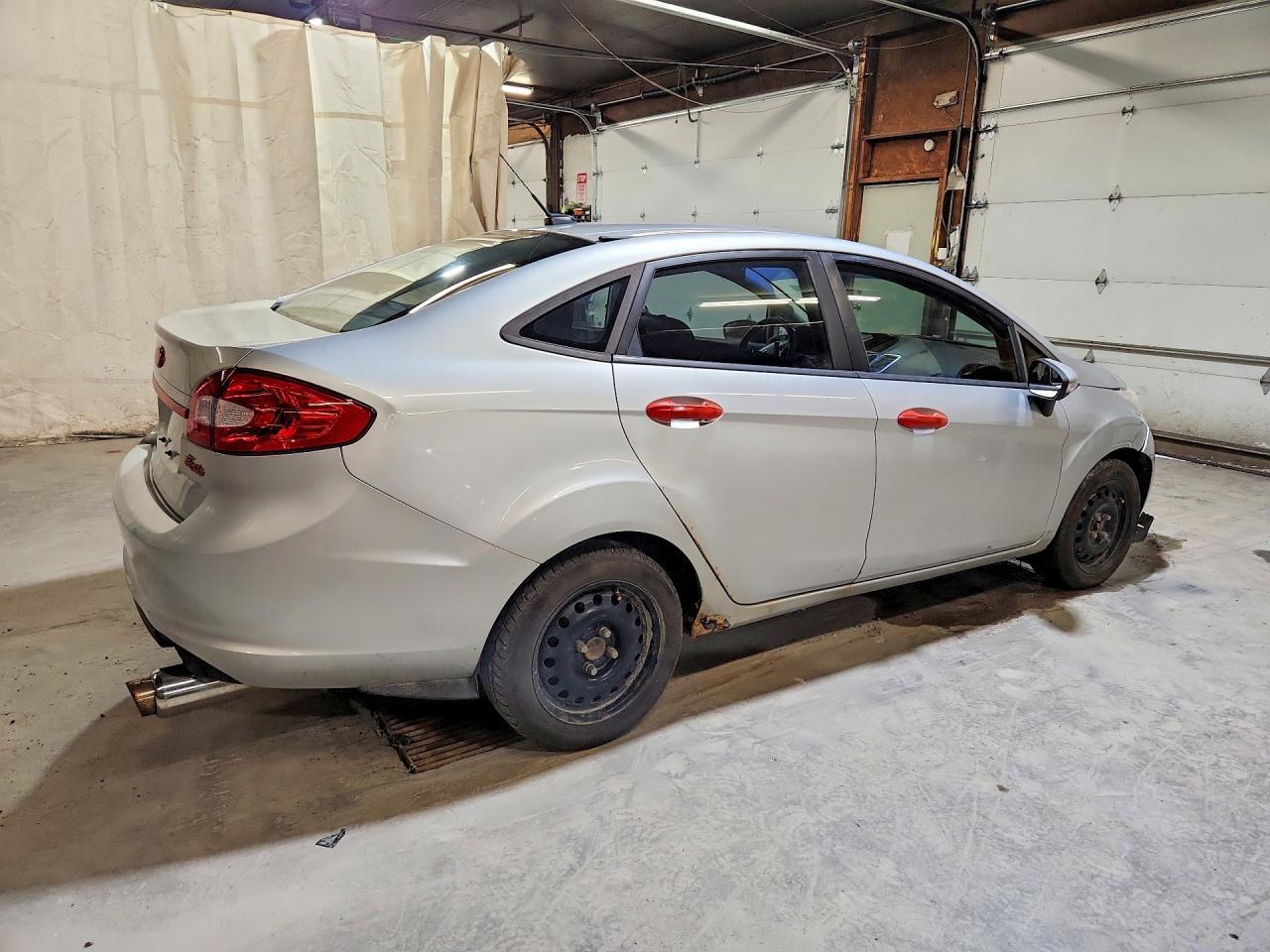 2013 Ford Fiesta Se - Image 3