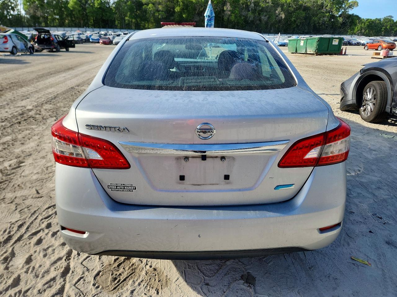 2014 Nissan Sentra S - Фото 6