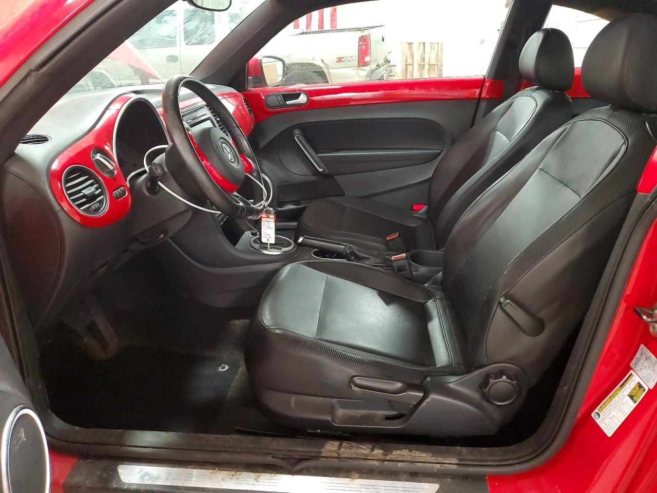 2012 Volkswagen Beetle - Фото 7
