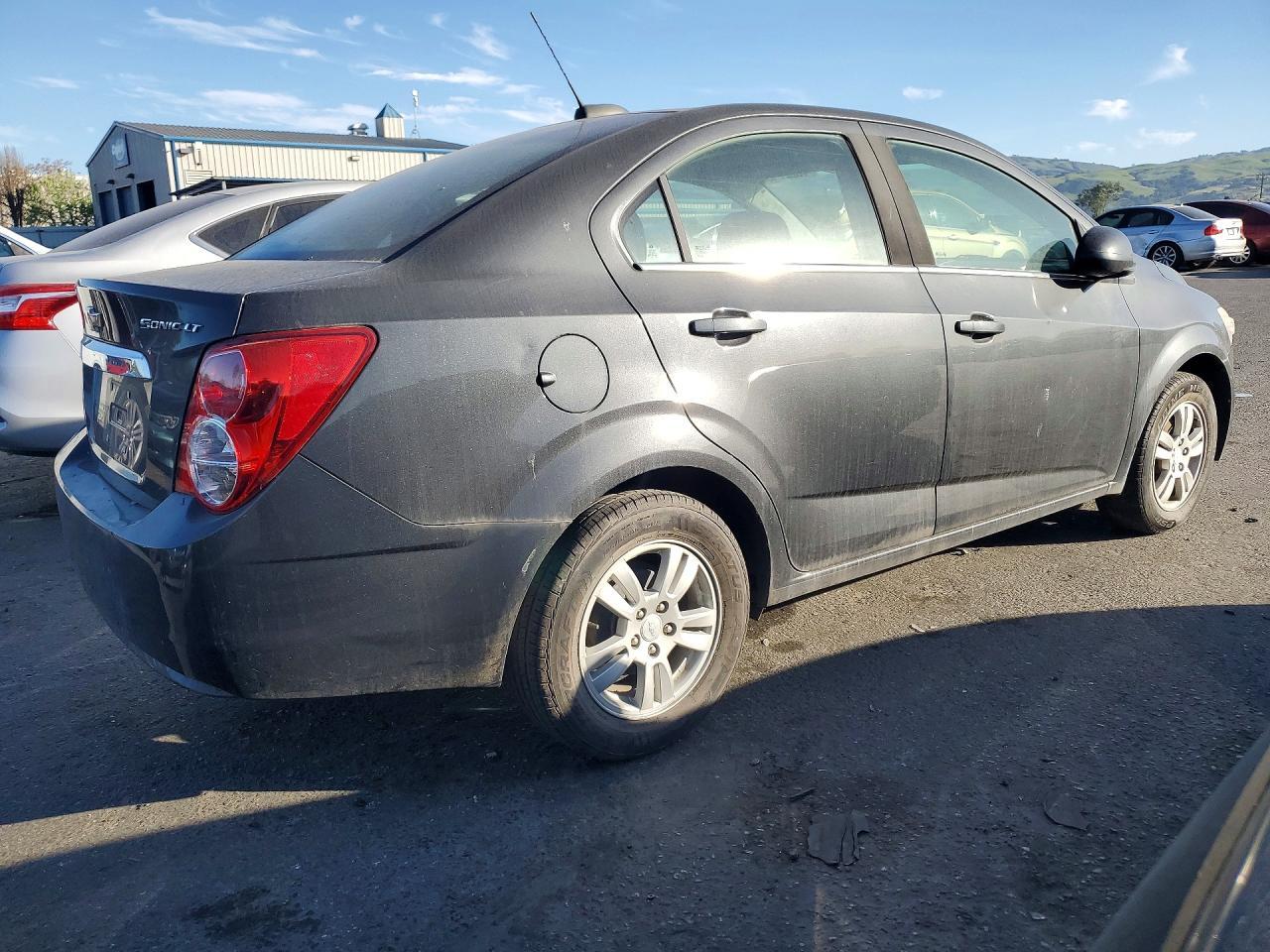 2016 Chevrolet Sonic Lt - Фото 3