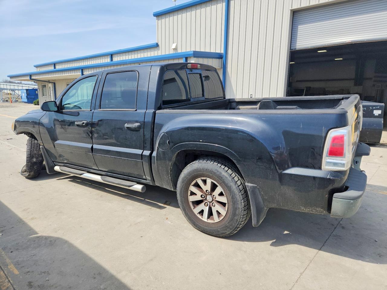 2008 Mitsubishi Raider Ls - Image 2