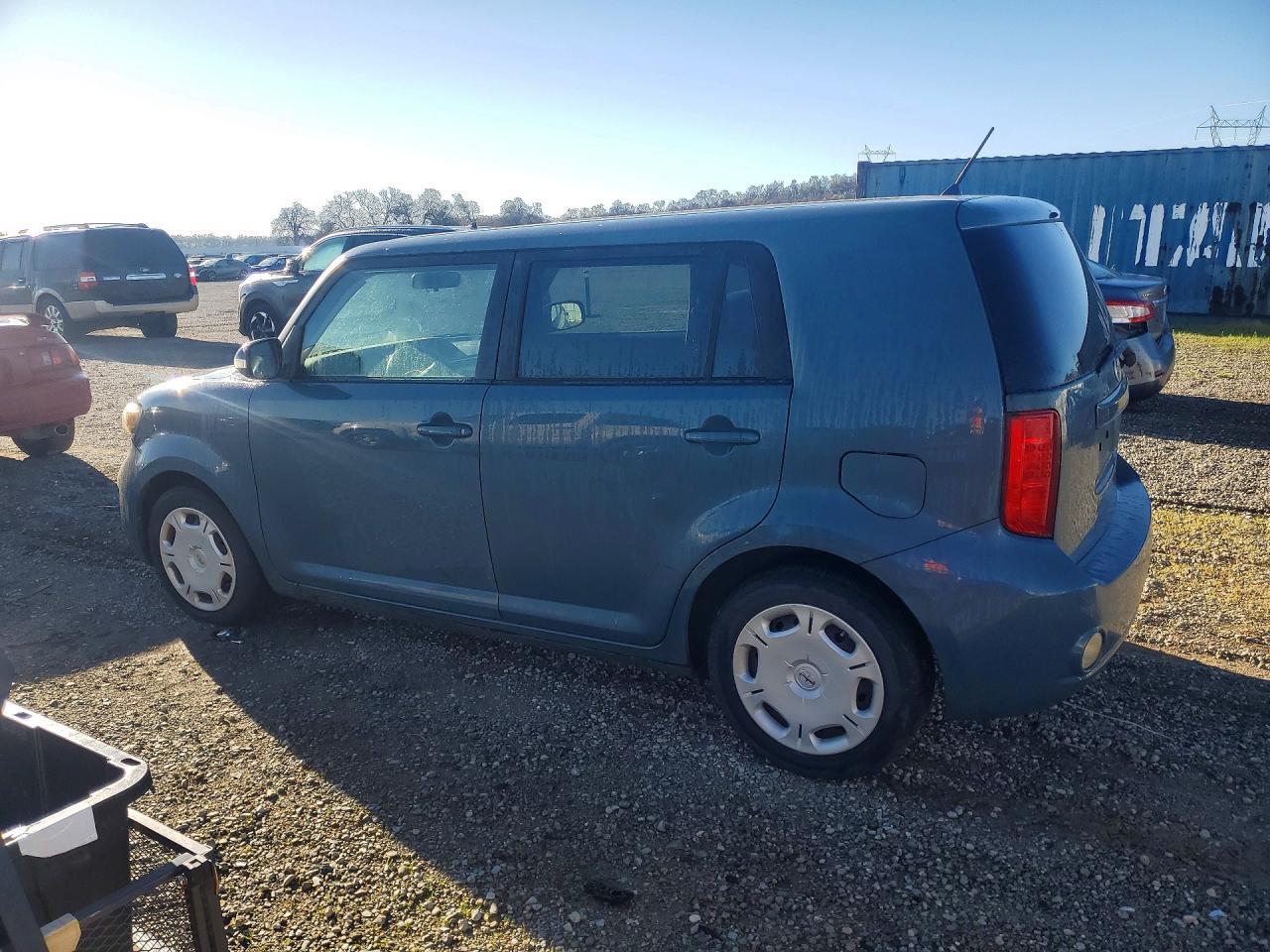 2009 Scion Xb Base - Фото 2