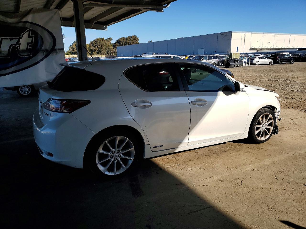 2013 Lexus Ct 200H Base - Image 3