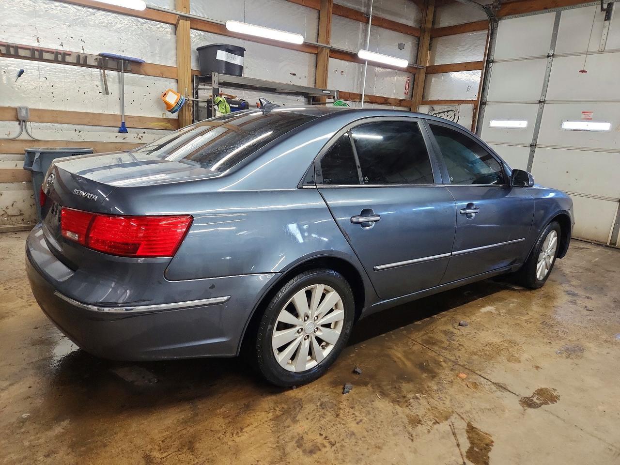 2010 Hyundai Sonata Limited - Image 3