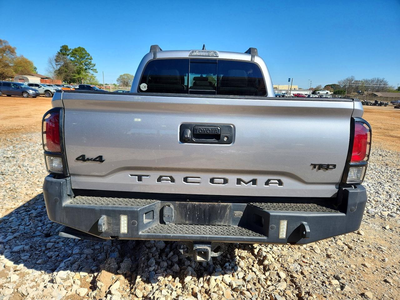 2017 Toyota Tacoma Trd Off-Road - Image 6