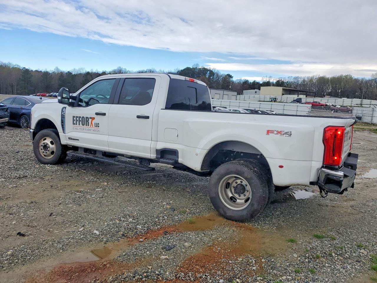 2024 Ford F350 Super Duty - Фото 2