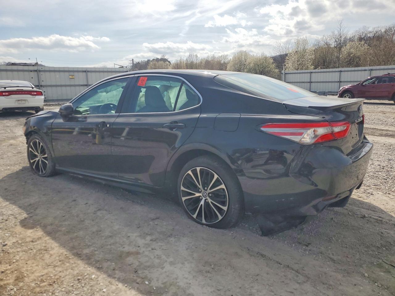 2018 Toyota Camry Se - Image 2