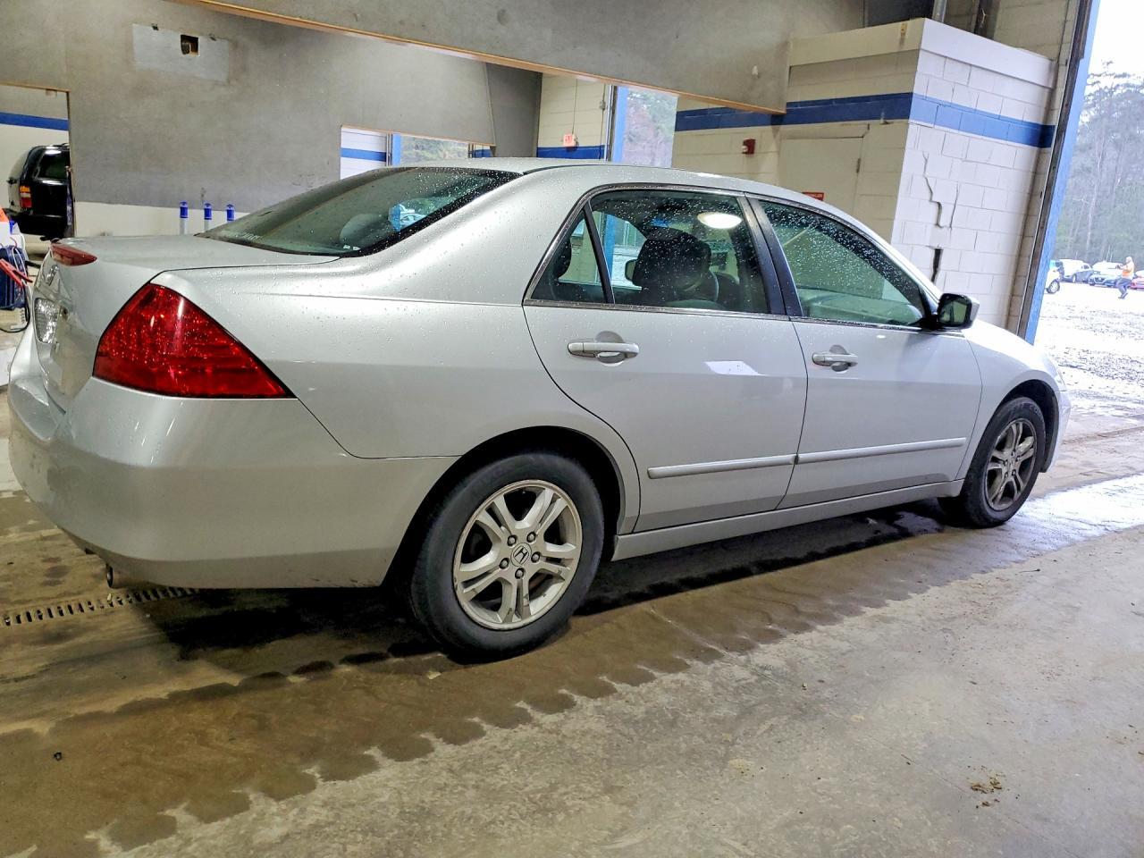 2007 Honda Accord - Image 3