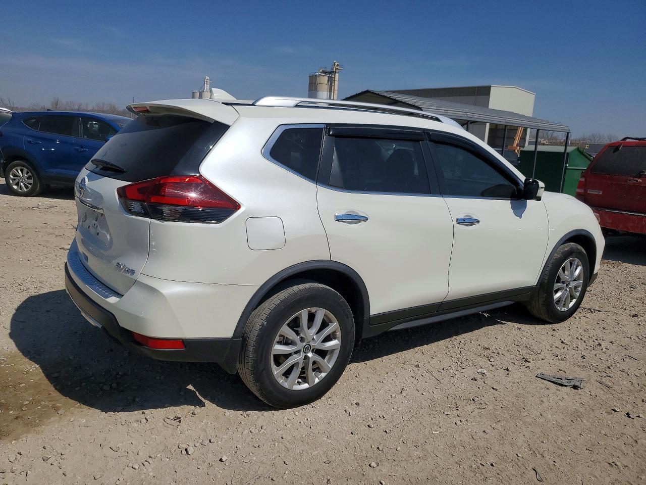 2018 Nissan Rogue - Image 3
