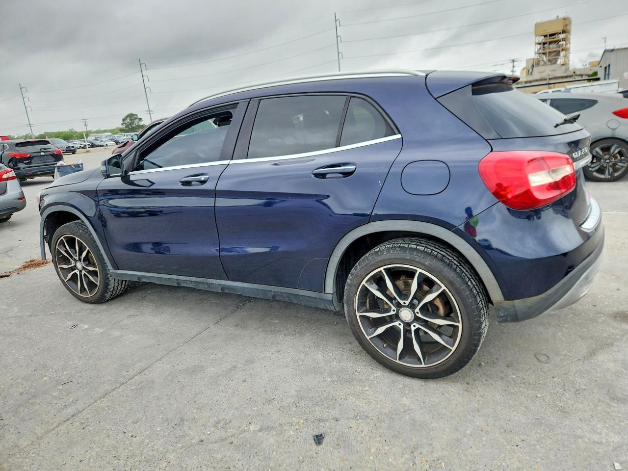 2017 Mercedes-Benz Gla 250 - Image 2