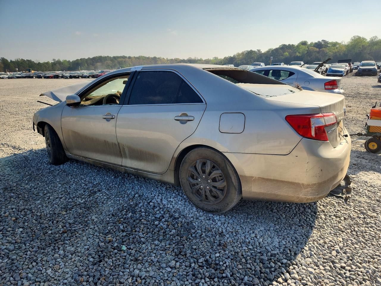 2014 Toyota Camry L - Image 2