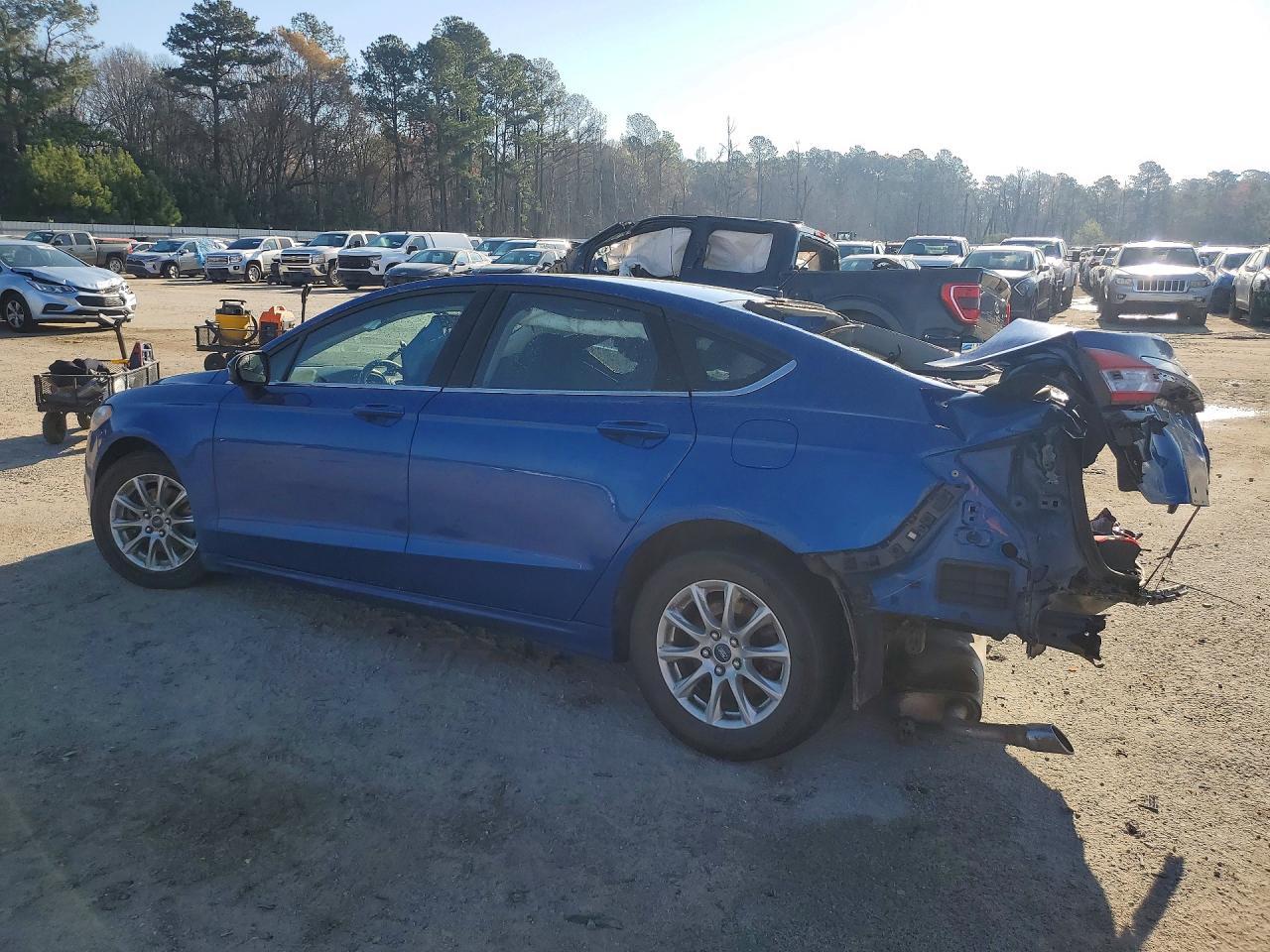 2018 Ford Fusion S - Фото 2