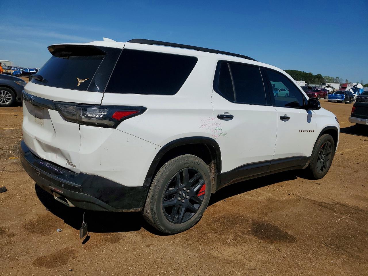 2020 Chevrolet Traverse Premier - Фото 3