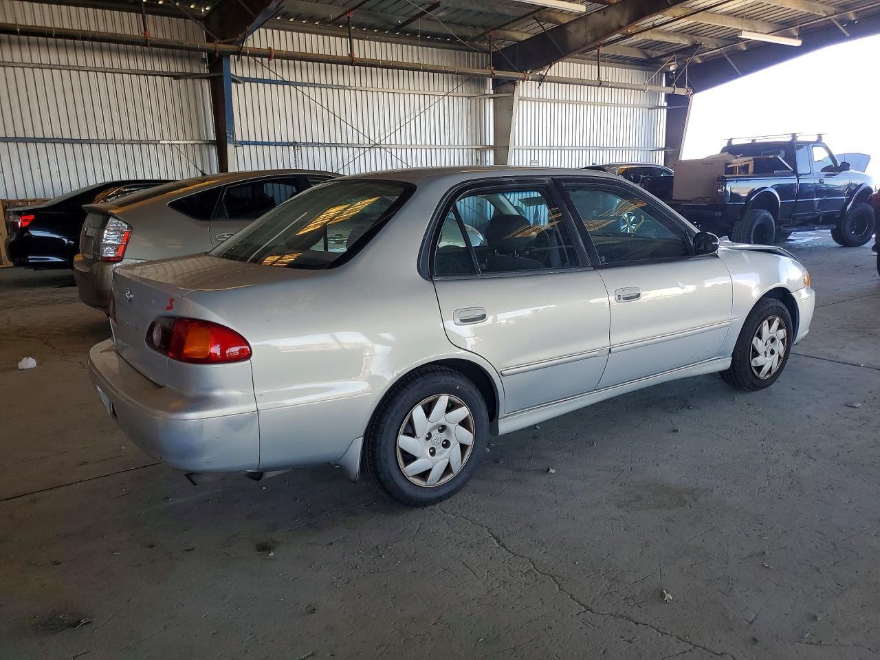 2002 Toyota Corolla S - Фото 3
