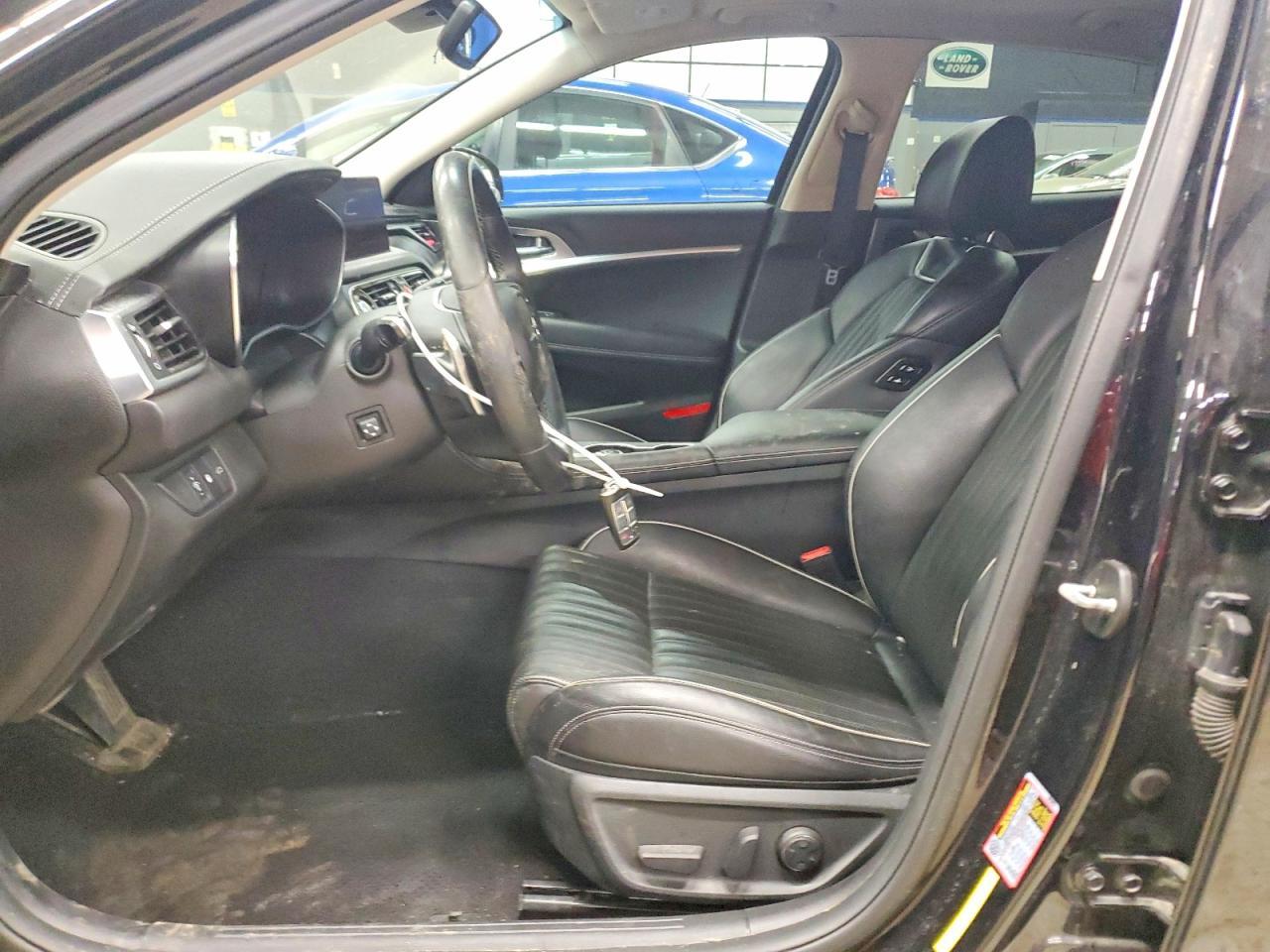 2022 Genesis G70 2.0T - Фото 7