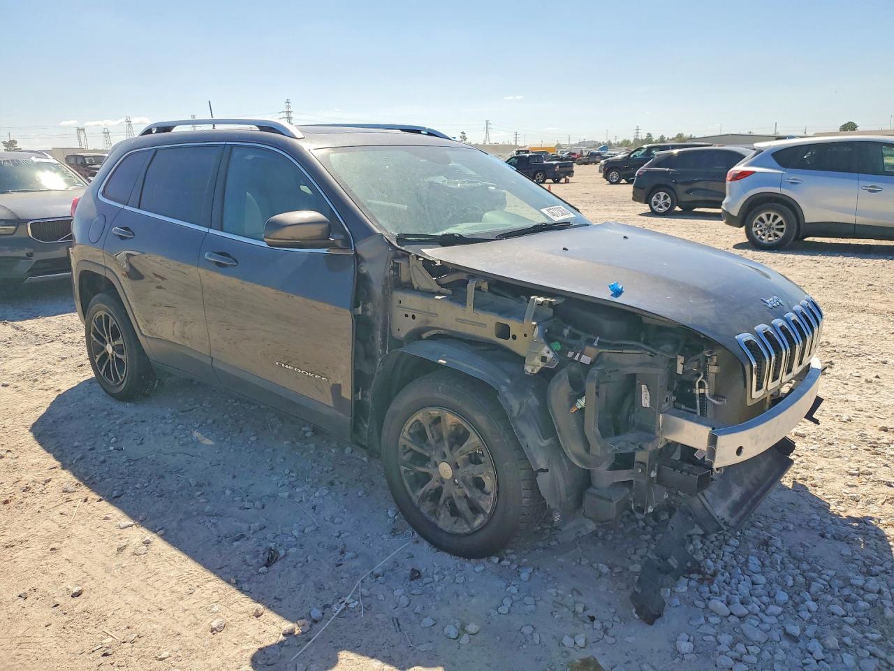 2017 Jeep Cherokee Latitude - Image 4