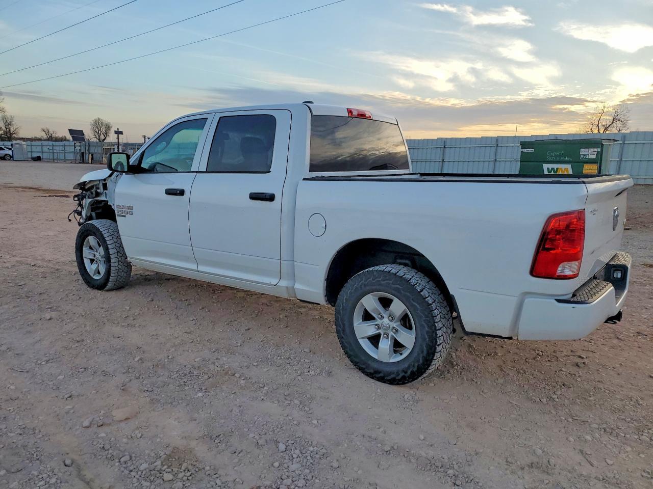 2019 Ram 1500 Classic Tradesman - Фото 2