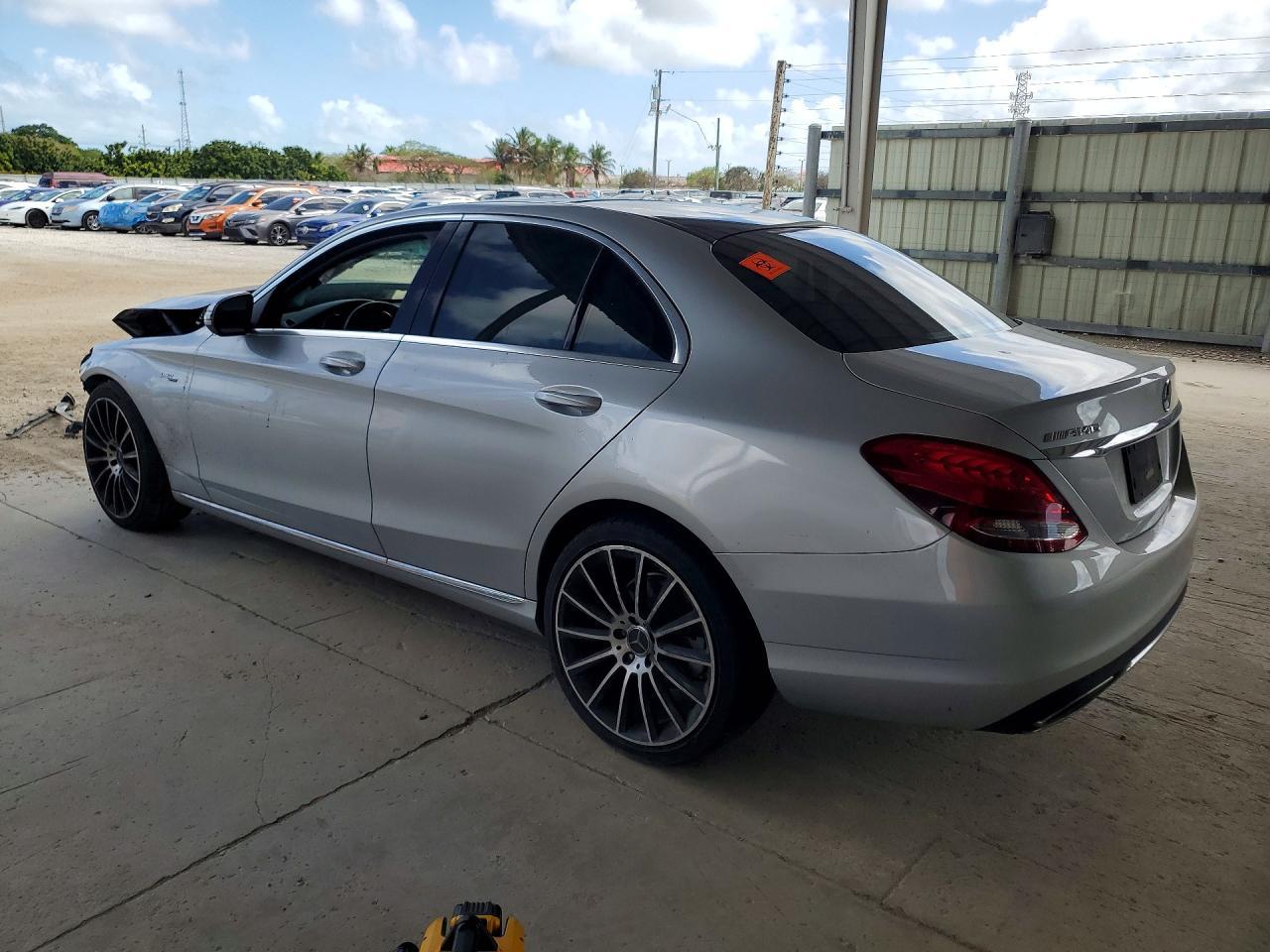 2018 Mercedes-Benz C 300 - Фото 2