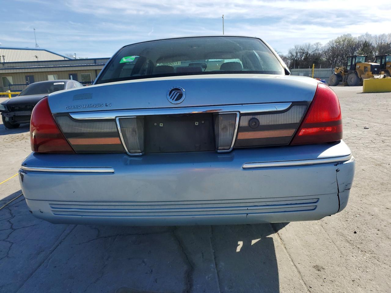2010 Mercury Grand Marquis Ls - Image 6