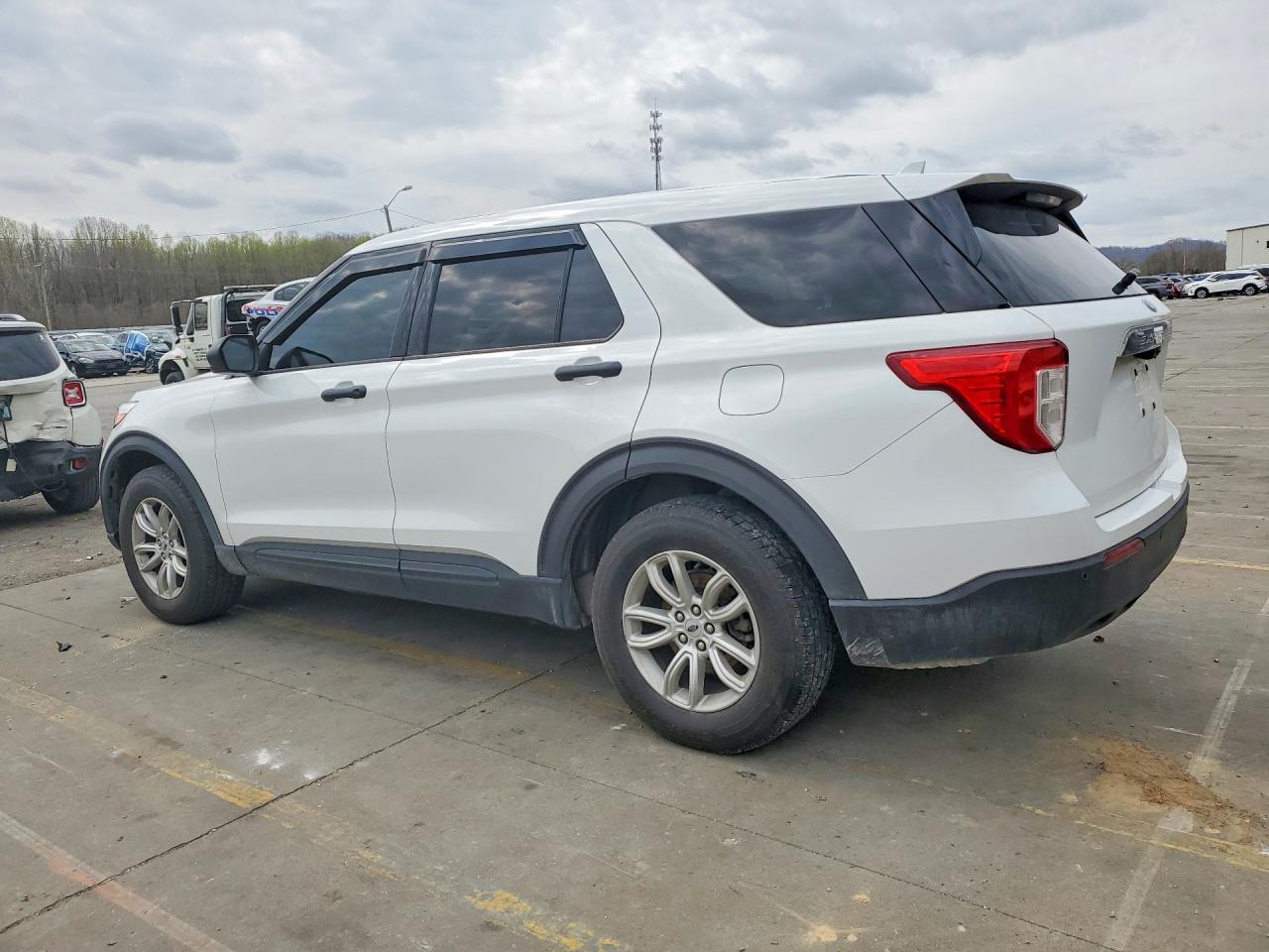 2020 Ford Explorer - Фото 2