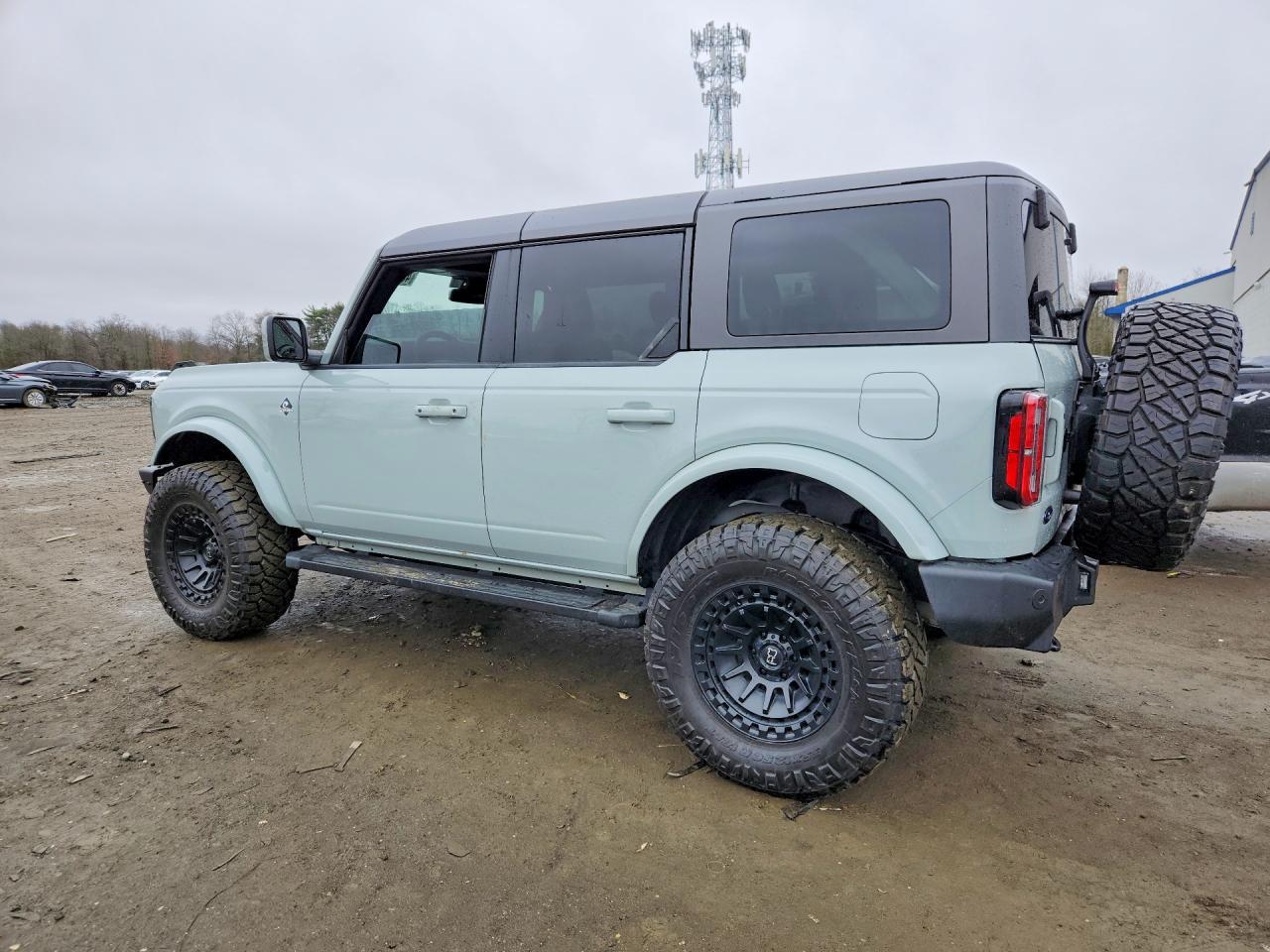 2024 Ford Bronco Outer Banks - Фото 2