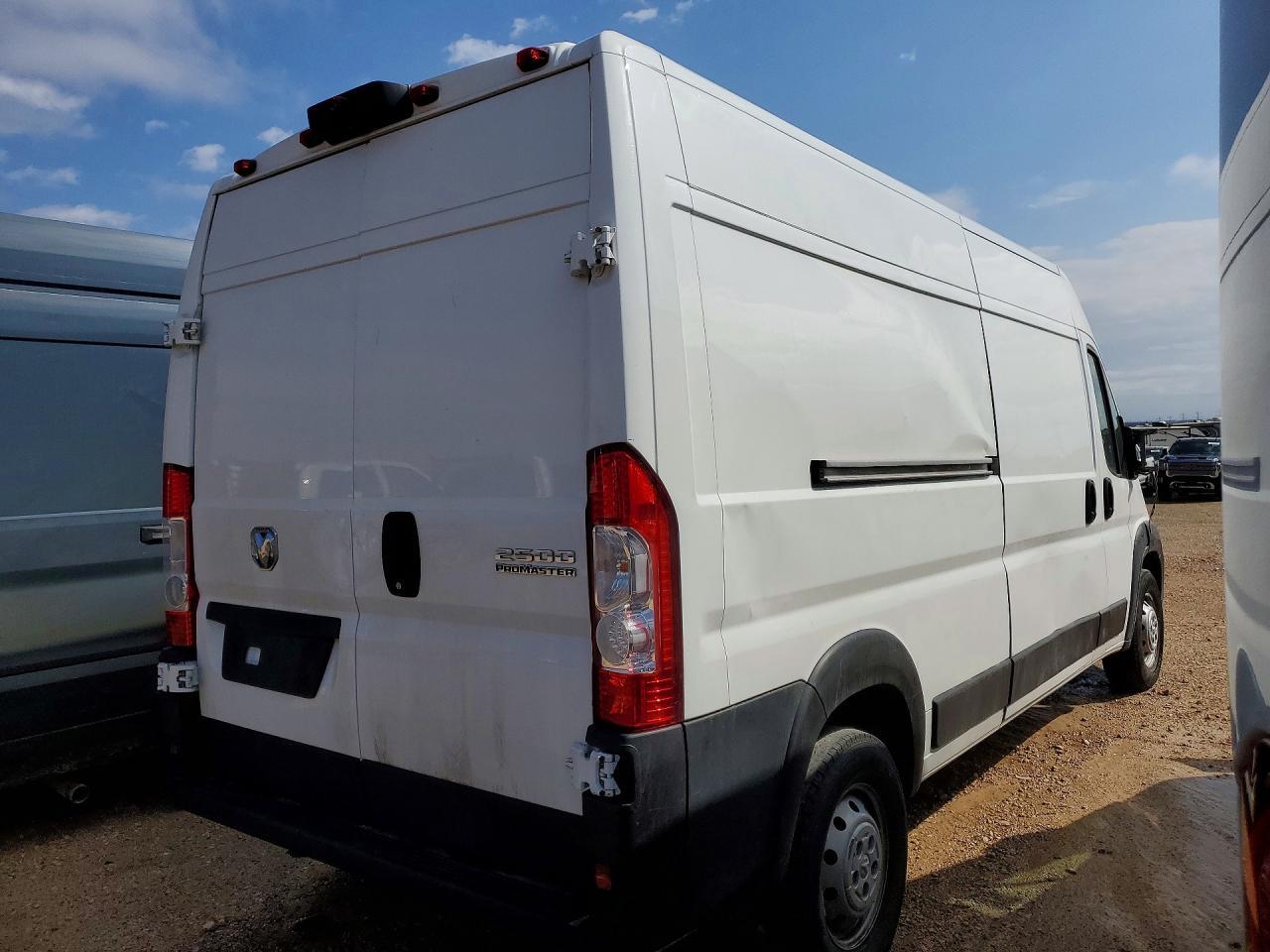 2023 Ram Promaster 2500 Delivery Van - Фото 3