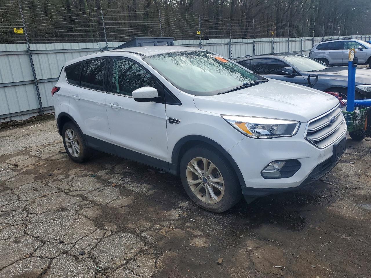2019 Ford Escape Se - Фото 4
