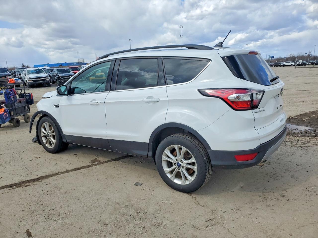 2018 Ford Escape Se - Фото 2