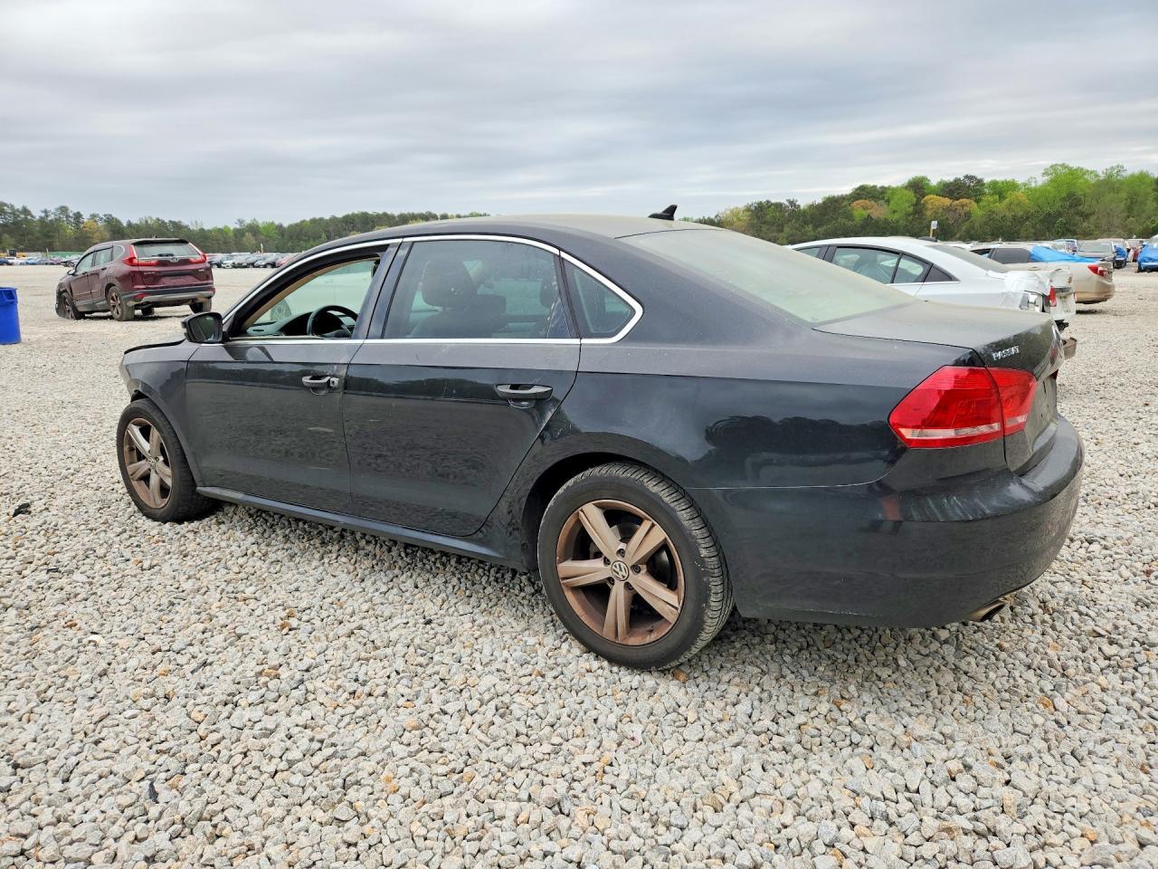 2013 Volkswagen Passat Se - Image 2