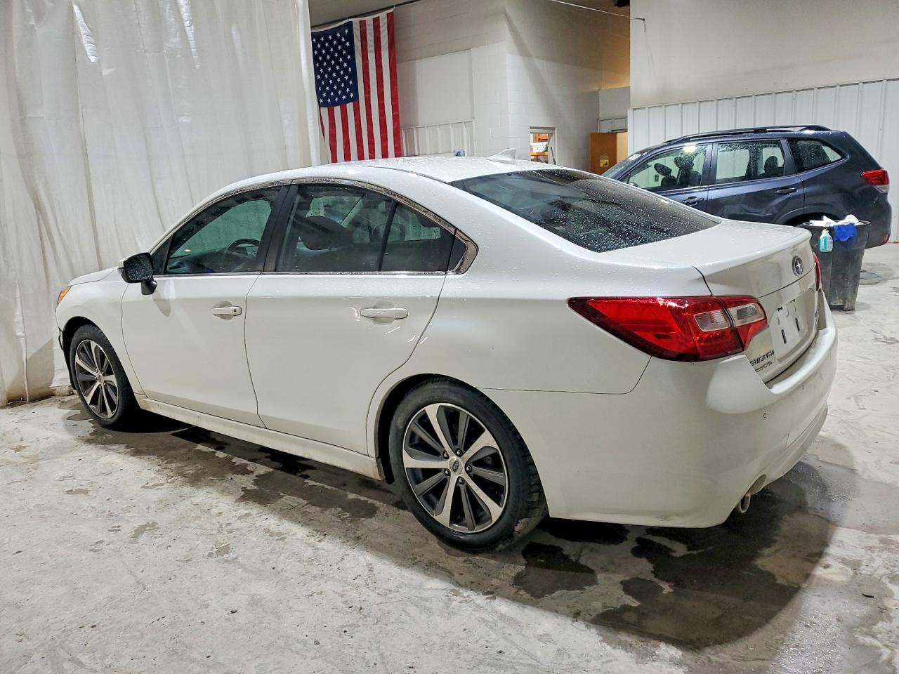 2017 Subaru Legacy 2.5I Limited - Фото 2