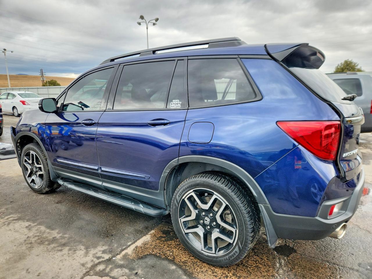 2023 Honda Passport Elite - Image 2