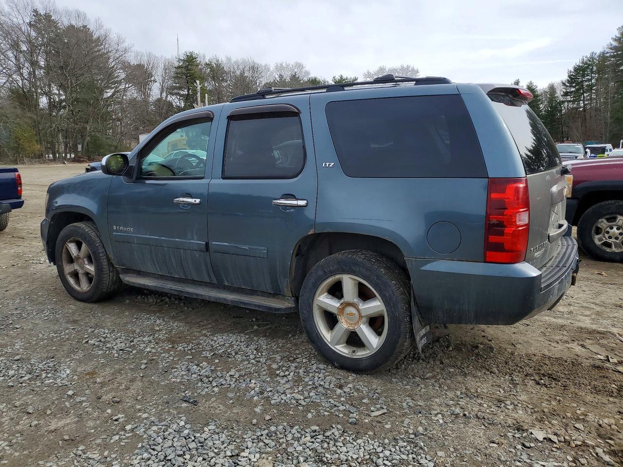 2009 Chevrolet Suburban K1500 Ltz - Фото 2