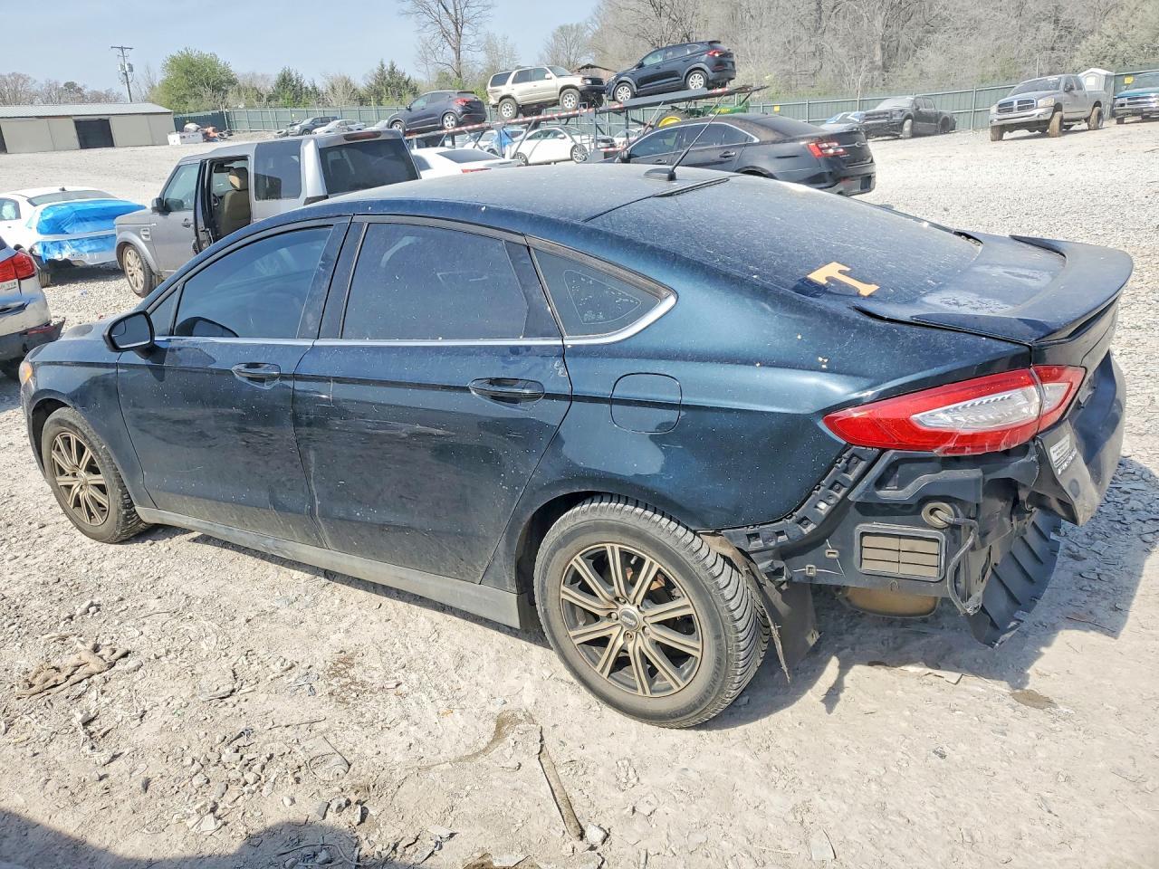 2014 Ford Fusion S - Фото 2