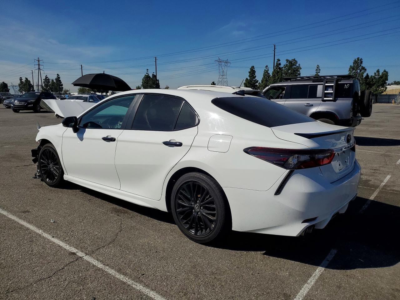 2022 Toyota Camry Hybrid Se Nightshade - Фото 2